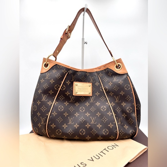 Louis Vuitton Handbags - Louis Vuitton Monogram Galleria PM